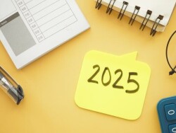 عطرهای مد روز ۲۰۲۵: چه عطری امسال بزنیم؟