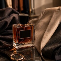 راهنمای انتخاب عطر مناسب با لباس و استایل