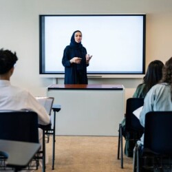 ۱۵ عطر محبوب مدرسان و معلمان