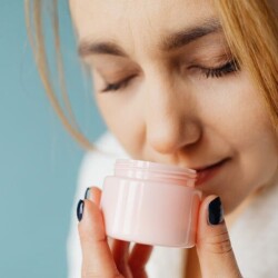 عطرهای انگیزشی: چگونه بو می‌تواند عملکرد را بهبود بخشد؟