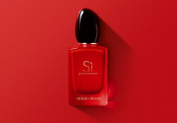 جورجیو آرمانی سی پاسیونی : عطری برای خانم هایی با اعتماد به نفس بالا