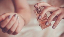 نحوۀ عطر زدن + 2 ترفند کوچک