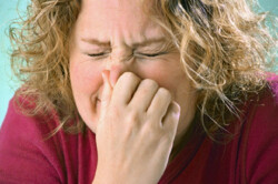 آیا ممکن است به عطر و ادکلن آلرژی داشته باشم؟