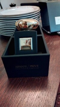 cuir nu نمایشی تاریک و سنگین از همنشینی رز و چرم