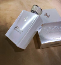   Ferrari Essence Musk