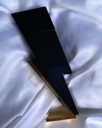 عطری با ظاهری خشن و باطن ظریف