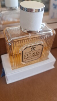 Donna Chang - Nutmeg and Sandalwood 