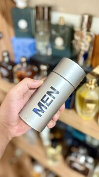 از قدیمیترین عطرهای کالکشن من ۲۱۲ معروف
