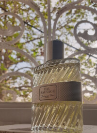 عطر فصل شکوفه ها