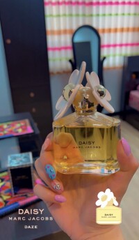MARC JACOBS Daisy