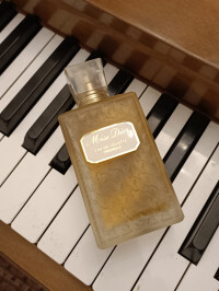 زنی باوقار و اصیل... و تنها