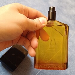 آزارو پوغ اوم