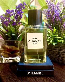 LES EXCLUSIFS DE CHANEL : BOY