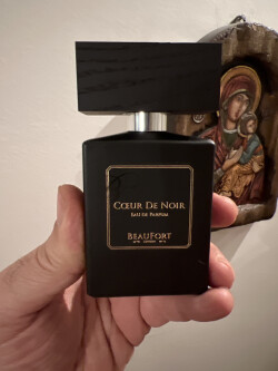 بیوفورت لندن کویر د نویر…..شمشیر در سنگ