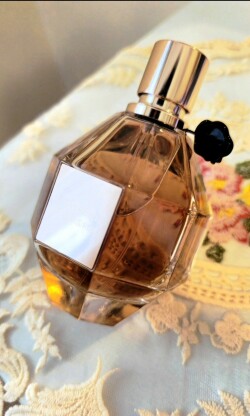 VIKTOR&ROLF - Flowerbomb