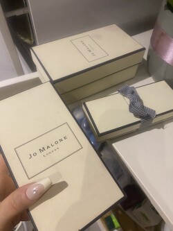 Jo MALONE