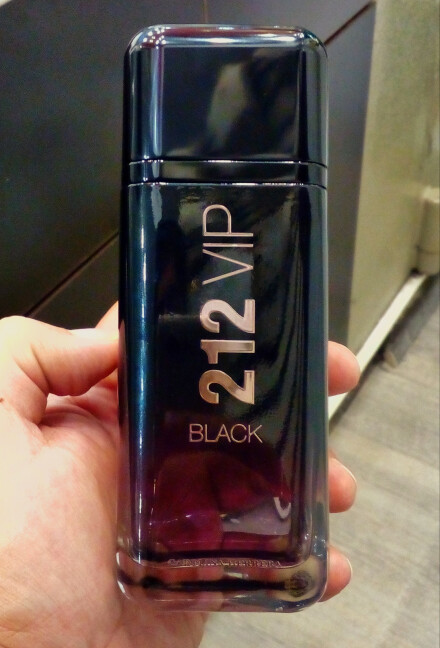 Carolina Herrera 212 vip black