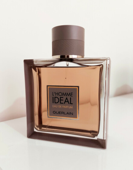 هنوز او را دوست دارم ، هر روز و هر روز .