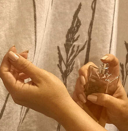 زیبای کم فروغ