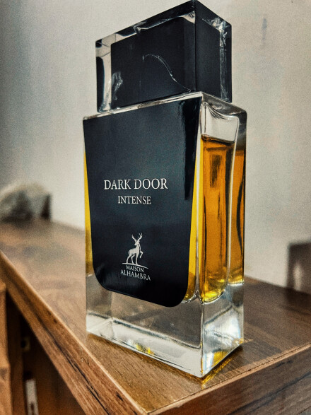 سرشکسته اما استوار