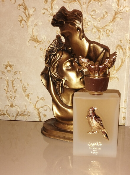 شاهین زرین....