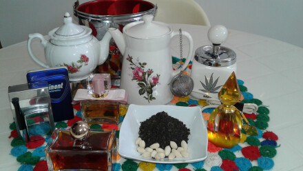 به یاد مادر بزرگ . رایحه ی چای و هل و روایح دودی