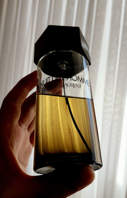 لانویی دلوم ، هِل و هیاهوی ِ من ؛ با دیدن چشمان مِشکیُ درشت و شرقیِ او 