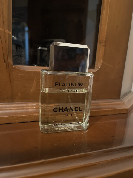 اگوییست پلاتینیوم ….دوریان گری عطرها