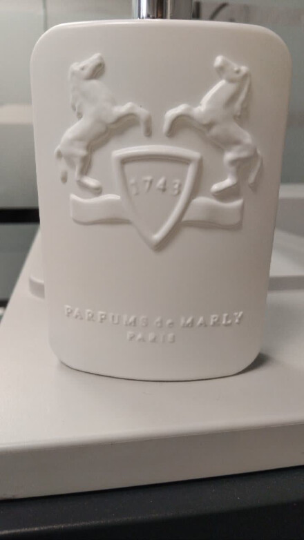 خوشبوی بی ادعا ، سفید و جذاب 