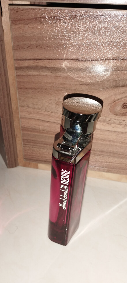 عطر دانهیل قرمز