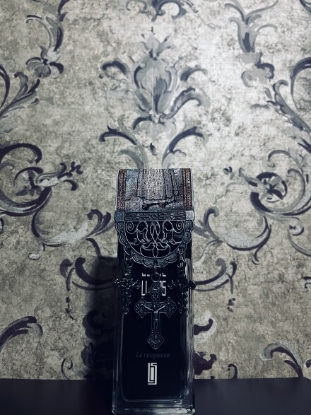 SERGE LUTENS - La Religieuse
