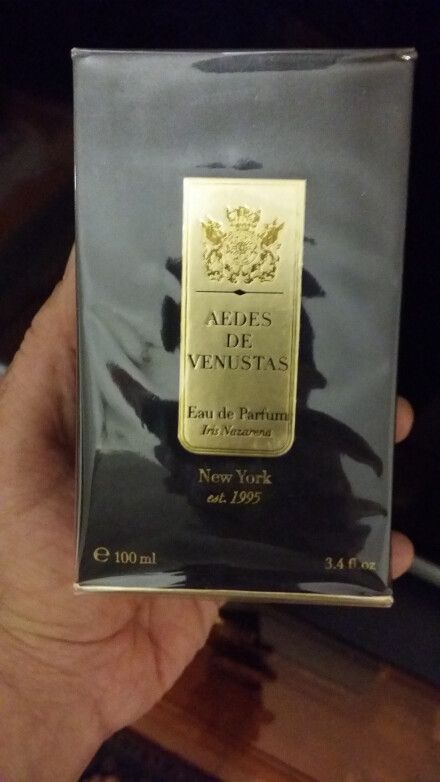 آیریس نازارنا زیبای خفته