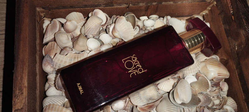 عشق مقدس در اعماق اقیانوس...