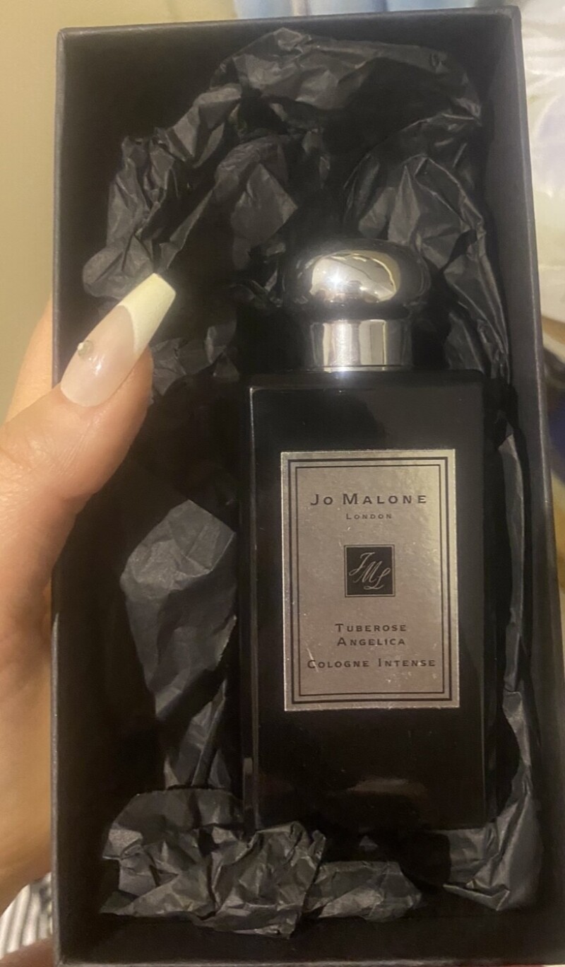 Jo MALONE