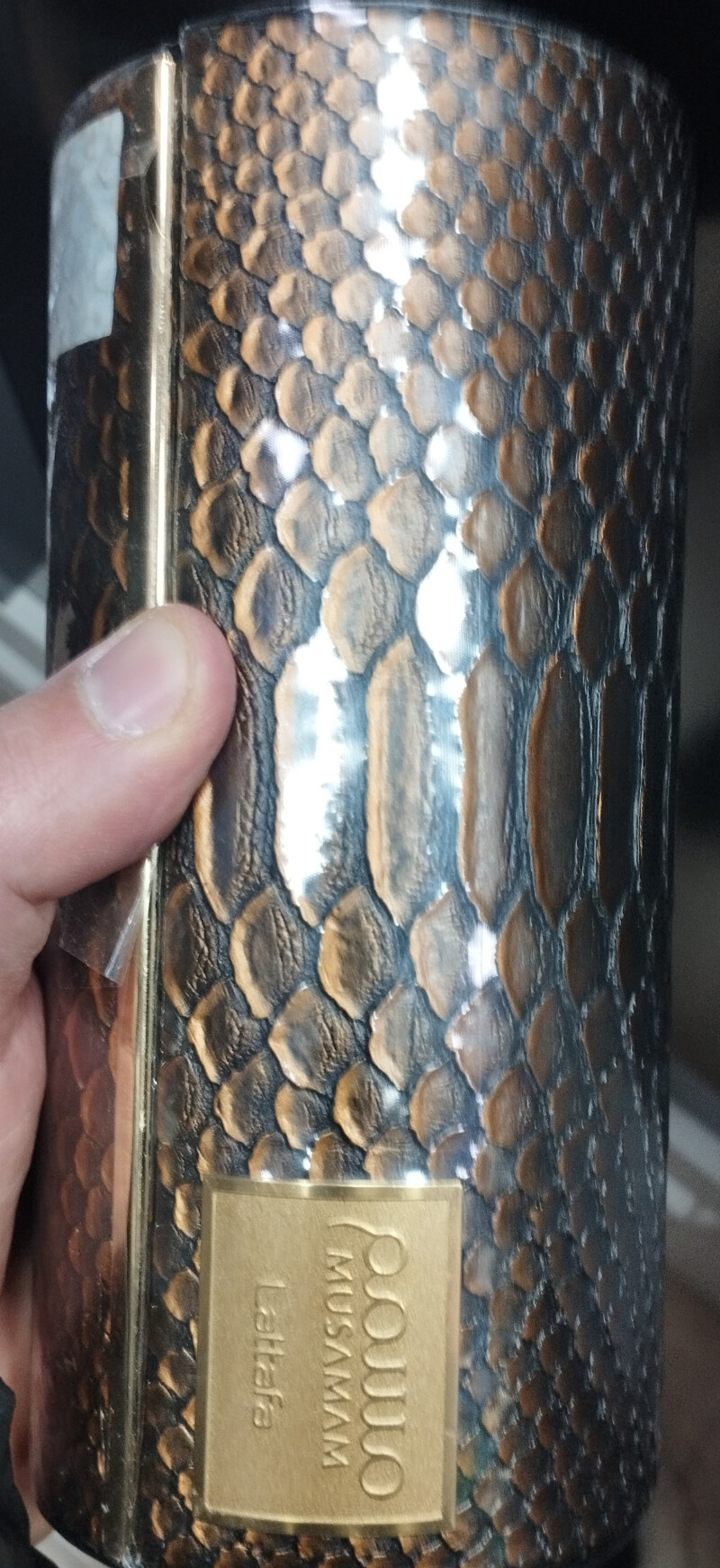 چرم پوست مار.....