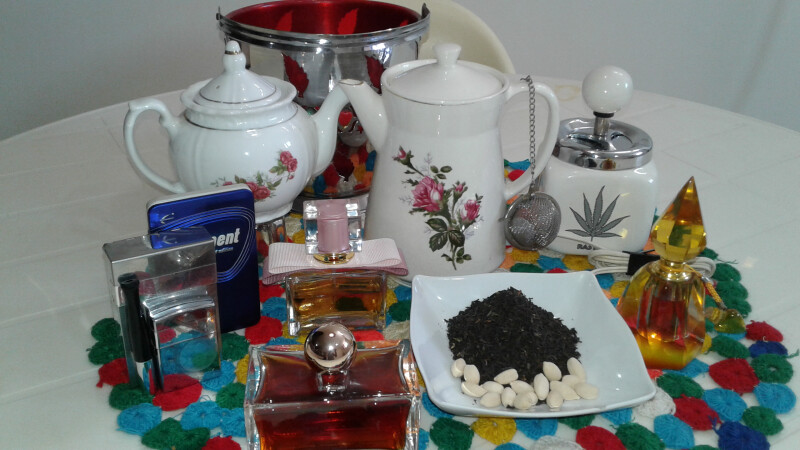 به یاد مادر بزرگ . رایحه ی چای و هل و روایح دودی