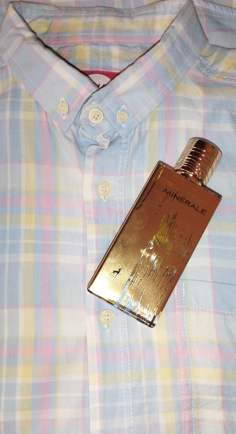 عطر و لباس (مینرال)