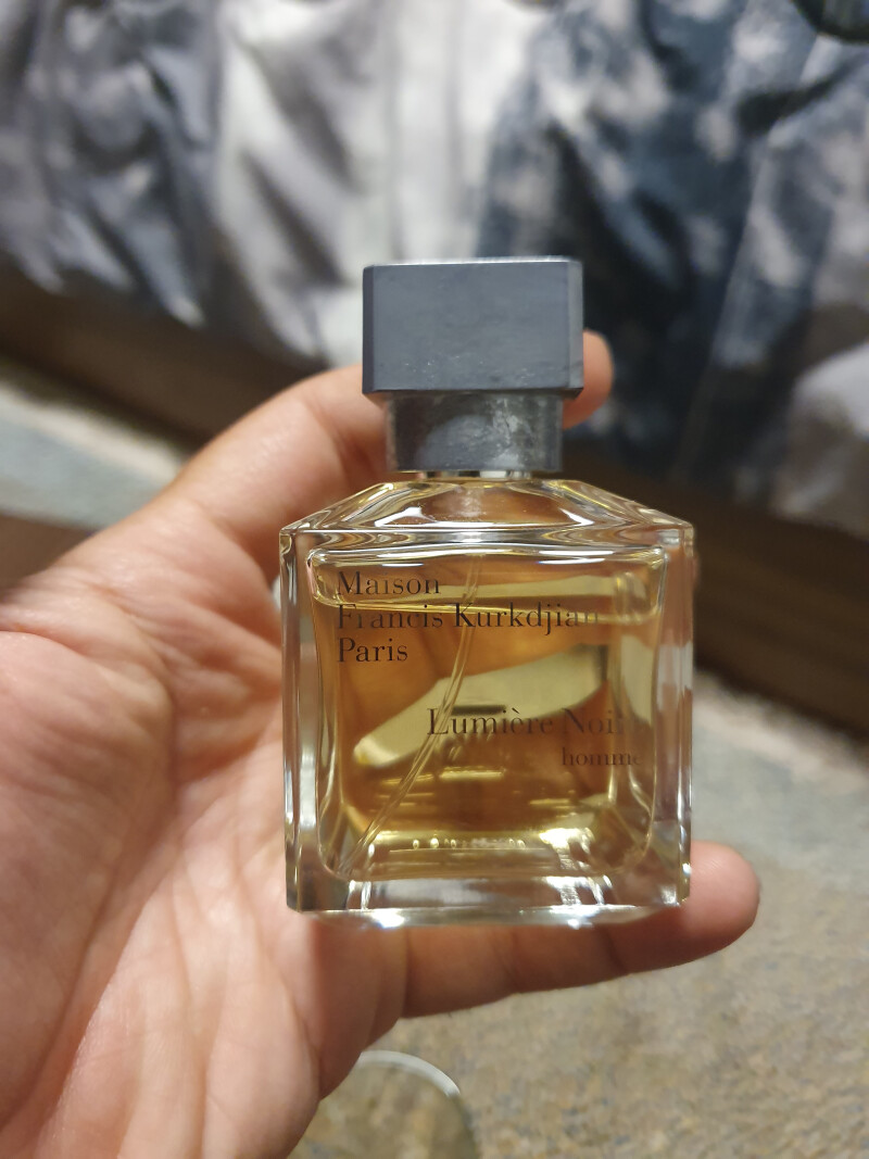 Lumiere noire homme