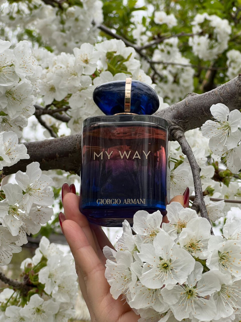 زنبق، مریم و بالاخره بعد از شش سال اعتیاد به خرید عطر باز شروع شد