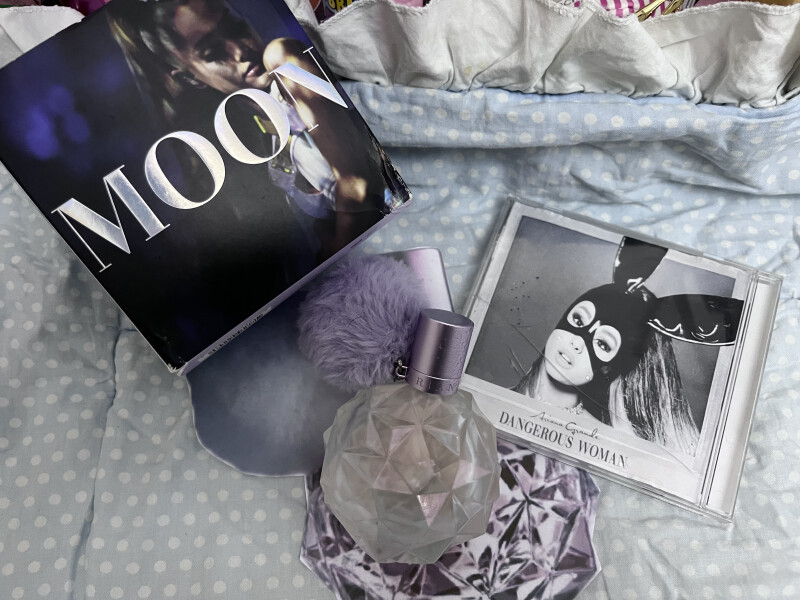 Ariana grande moonlight 