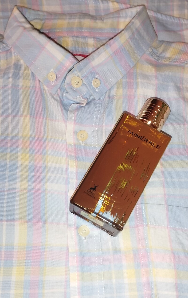 عطر و لباس (مینرال)