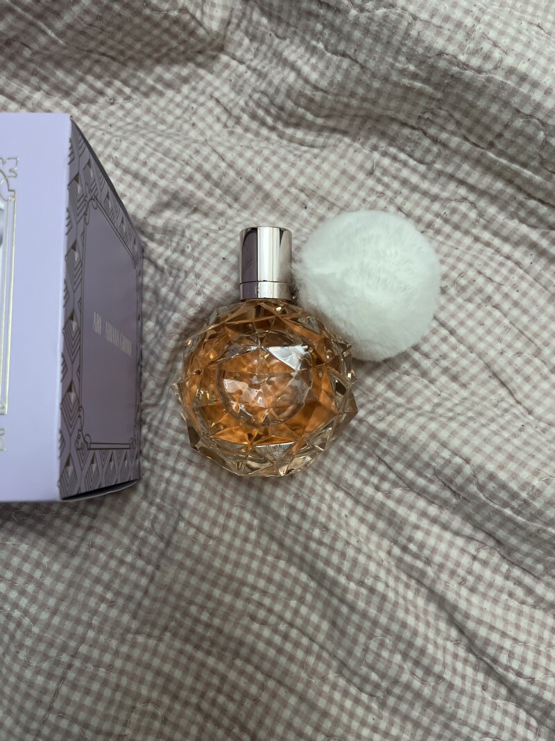 ✨ARI BY ARIANA GRANDE✨