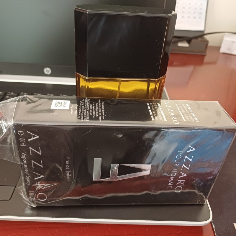 آزارو پوغ اوم