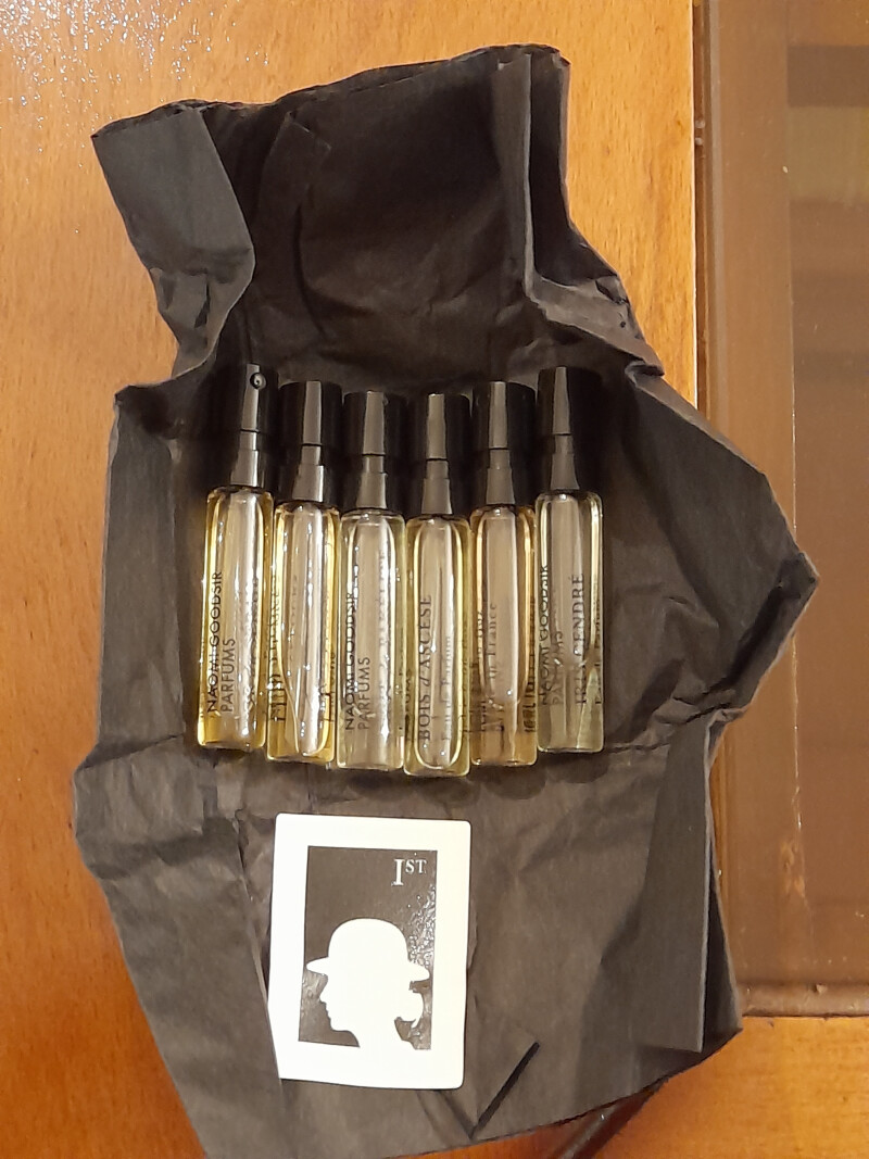 سمپل های نائومی گودسیر...خانم کلاه به سر