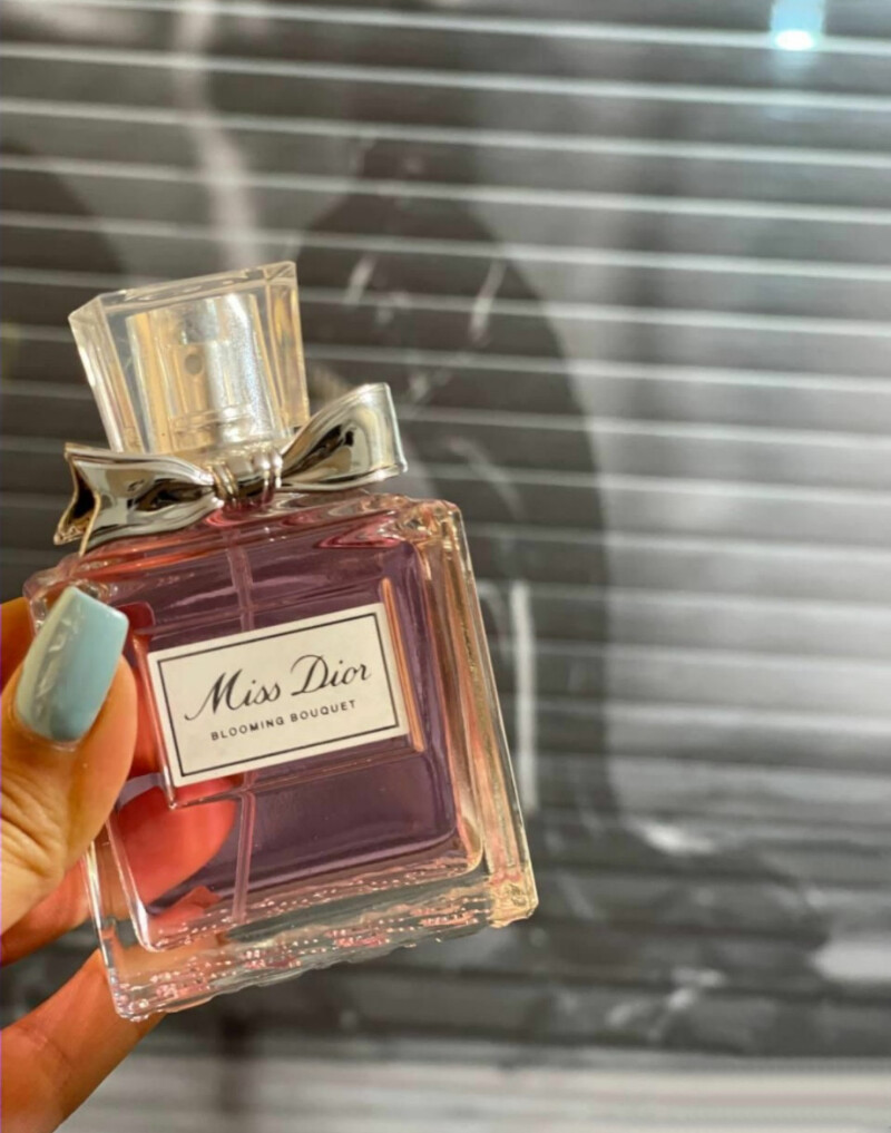 همیشه در صحنه ها 