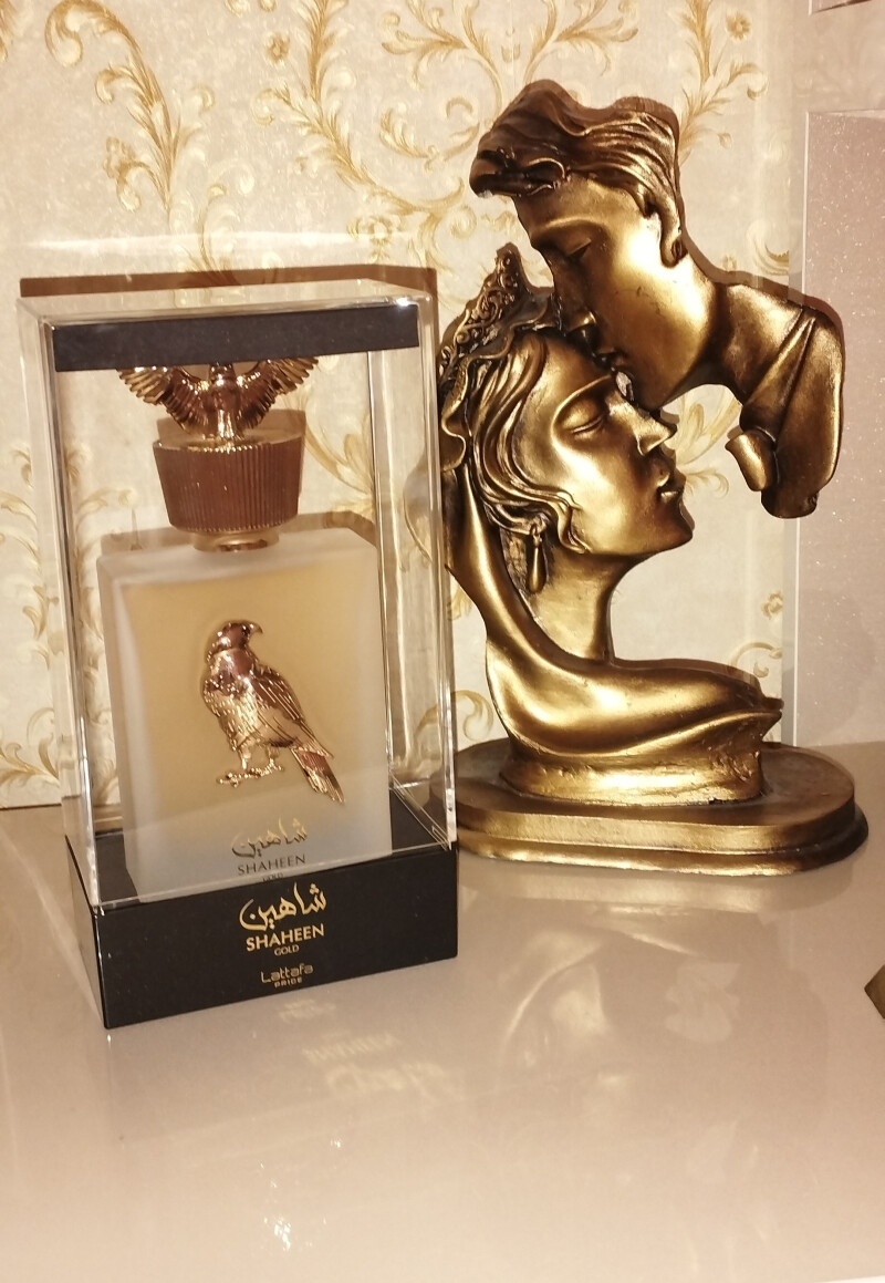 شاهین زرین....