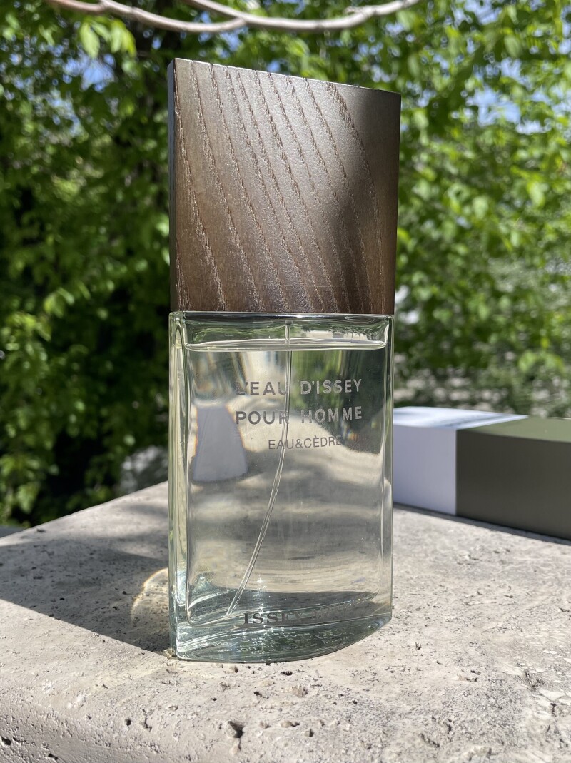 ایسه میاکه سدر متروپولیتن سبز