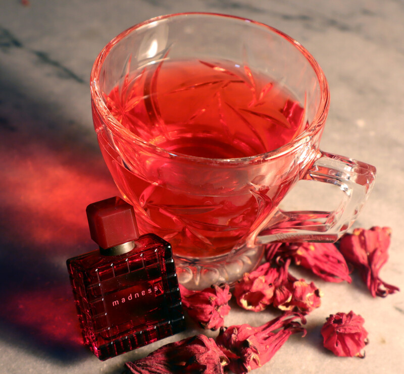 سرخی و جنون