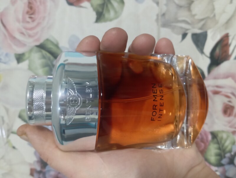 بنتلی اینتنس فور من