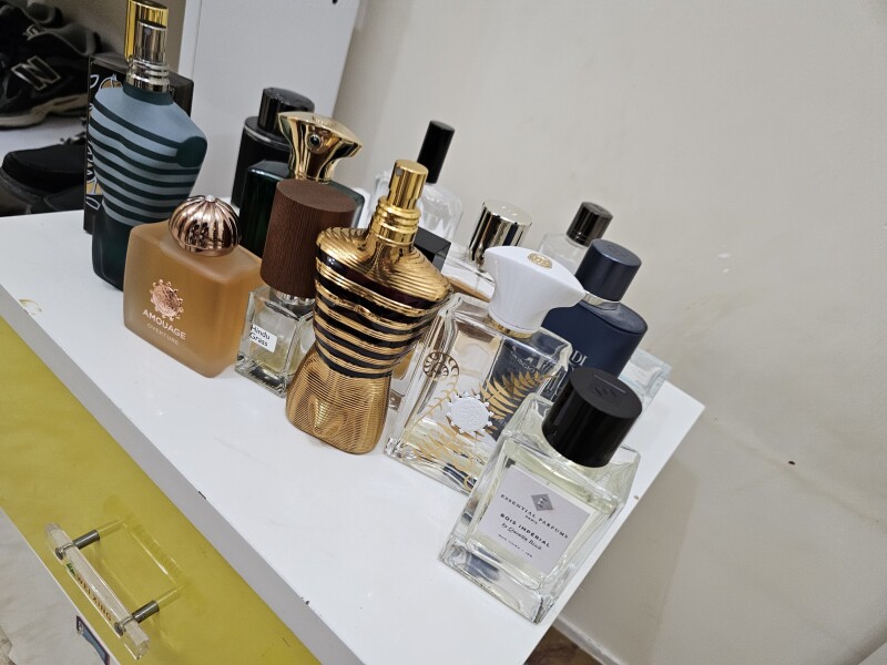 قسمتی از کالکشن کوچکی از عطر های بنده:)